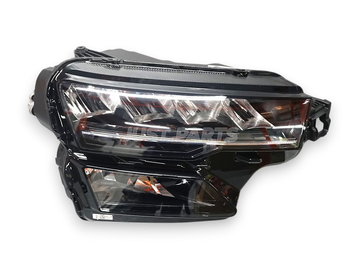 Фара LED правая (без линз) Skoda Karoq 2018