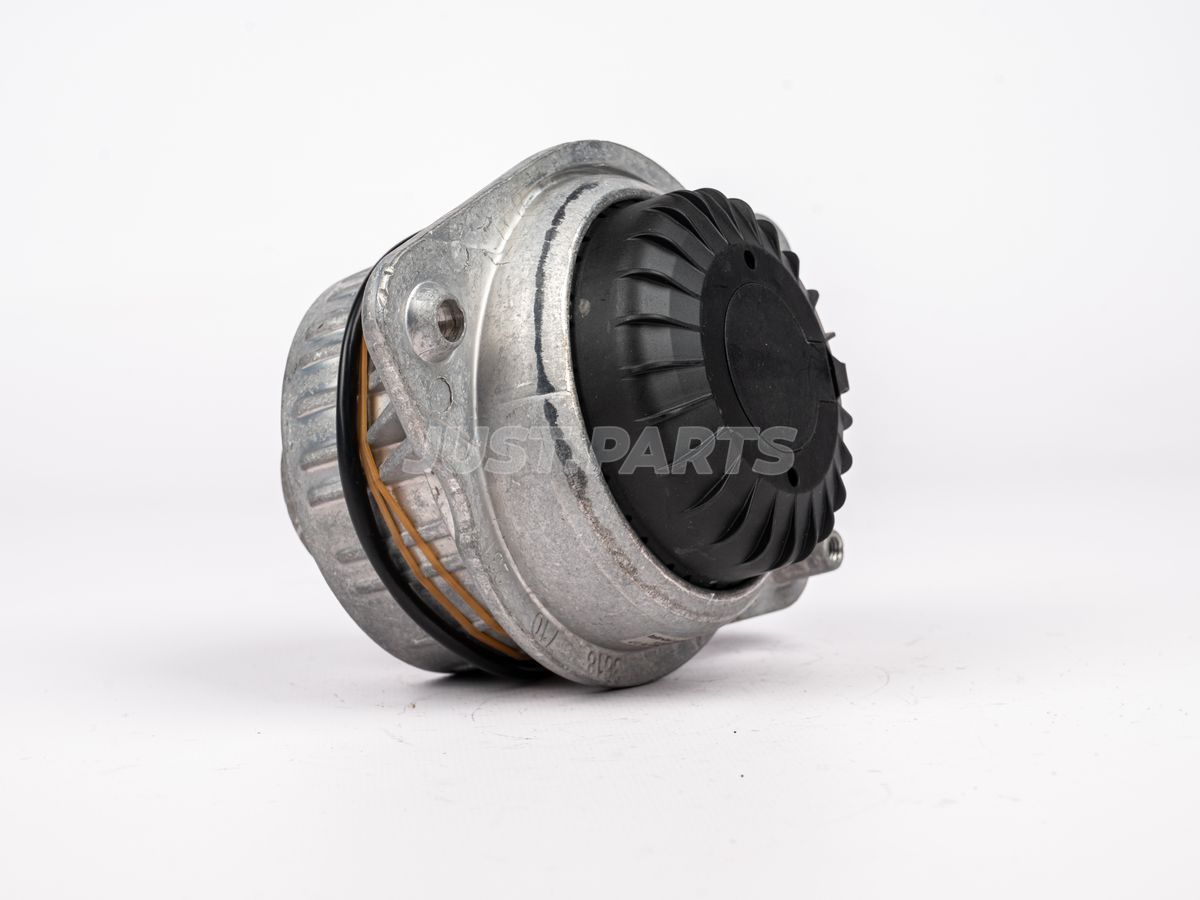 Опора двигателя передняя правая MB W222