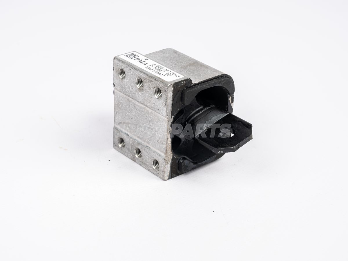 Опора двигателя задняя MB W639