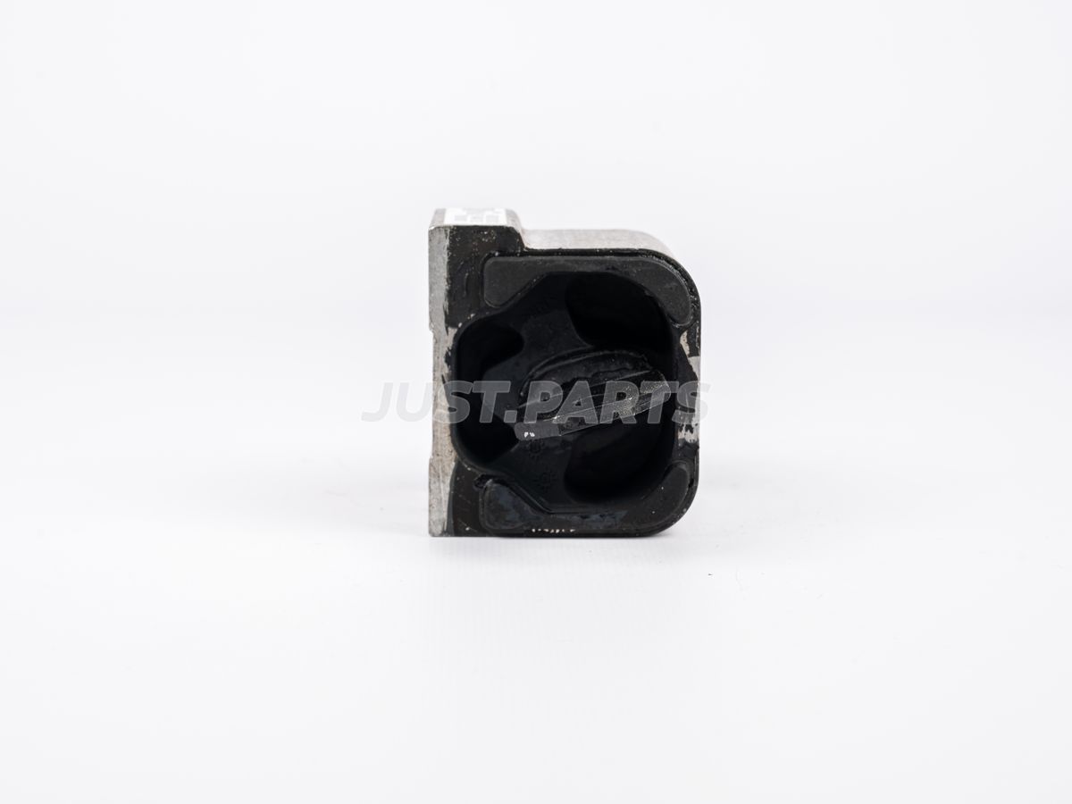 Опора двигателя задняя MB W639