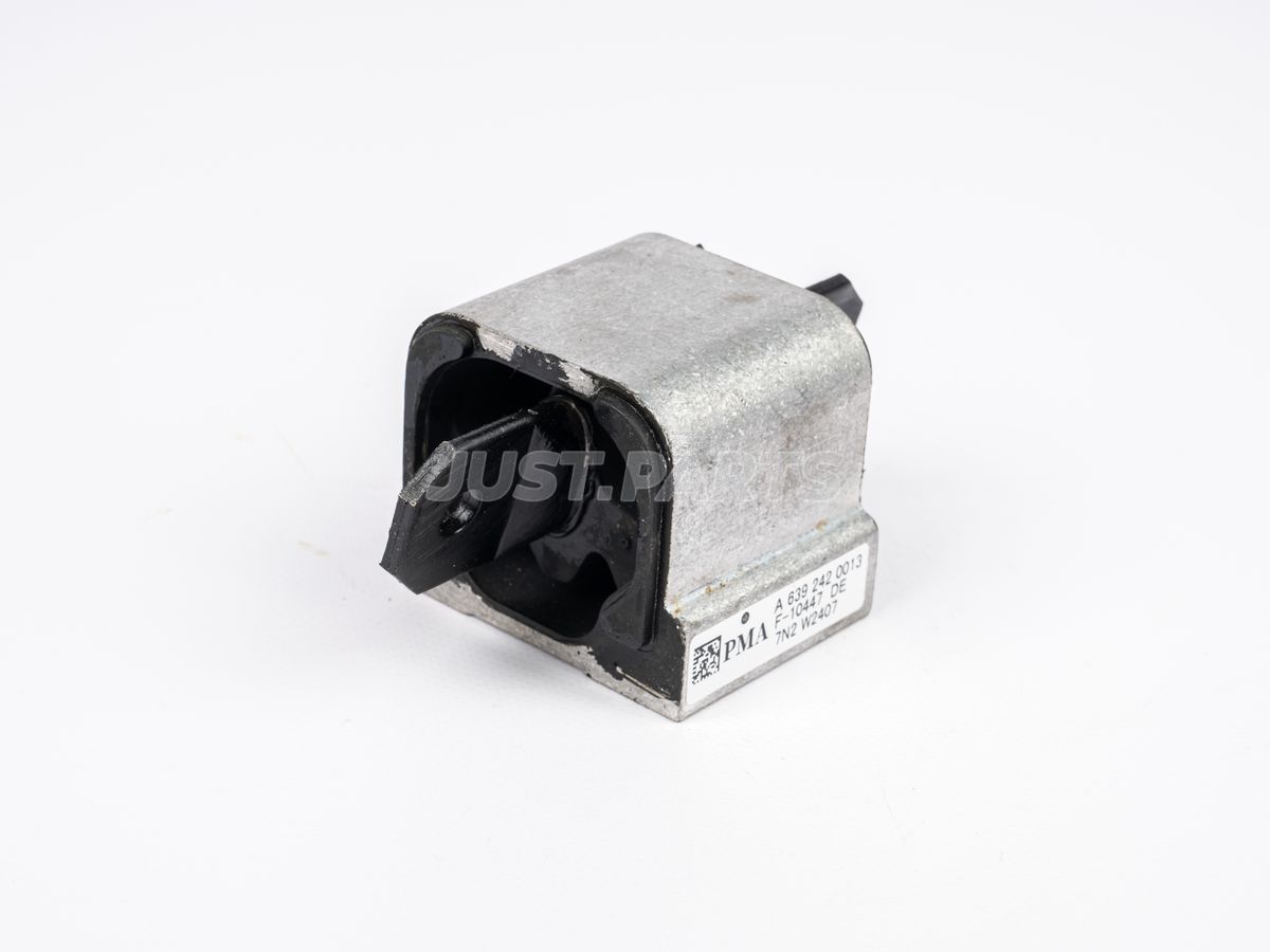 Опора двигателя задняя MB W639